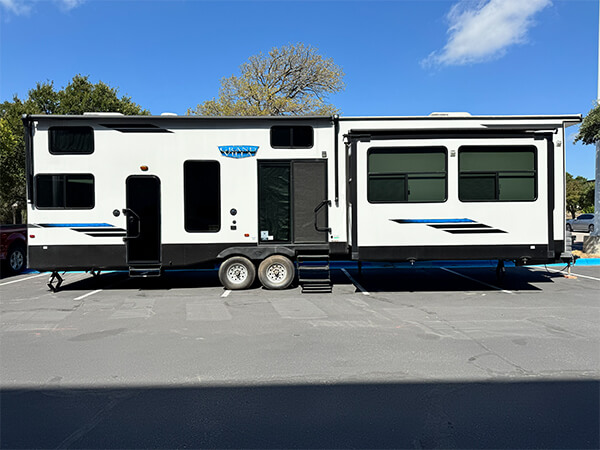 2024 Salem Grand Villa 42FLDL
